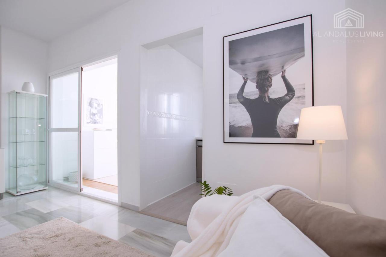 Scandinavian Style Apartment With Amazing Sea Views And South West Facing Sunny Terrace In Miraflores Walking Distance To The Beach! Малага Экстерьер фото